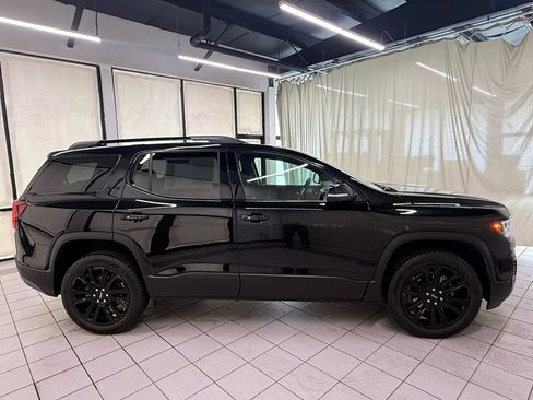 Used 2023 GMC Acadia SLE w/ Driver Convenience Package FWD image 3