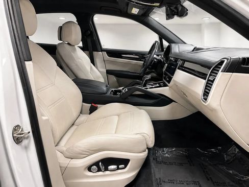 Used 2021 Porsche Cayenne S AWD/4WD image 25