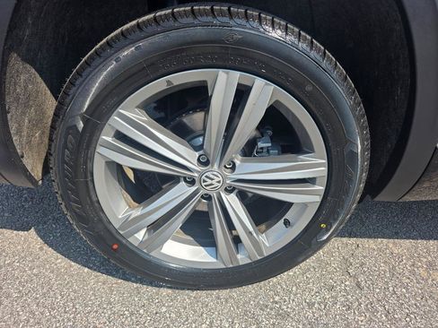 Used 2019 Volkswagen Atlas SEL R-Line FWD image 23
