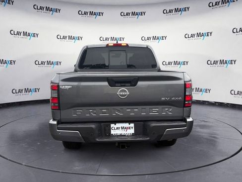 Used 2022 Nissan Frontier SV AWD/4WD image 4
