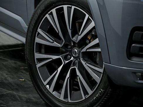 Used 2020 Volvo XC90 T5 Momentum image 3