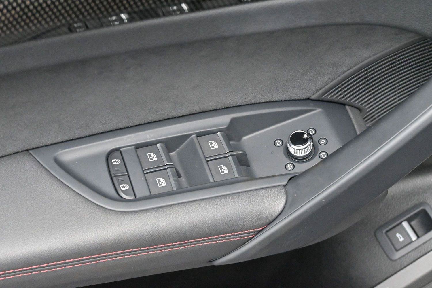 Used 2024 Audi SQ5 Prestige AWD/4WD image 11