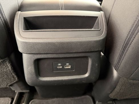 Used 2024 Nissan Pathfinder S image 36