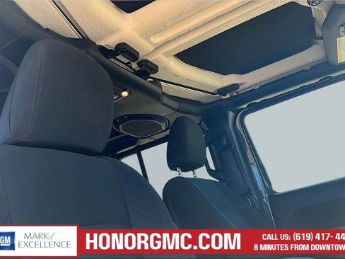 Used 2022 Jeep Gladiator Sport AWD/4WD image 28