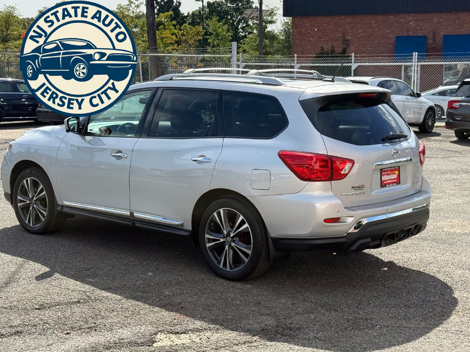 Used 2017 Nissan Pathfinder Platinum w/ Cargo Package AWD/4WD image 13