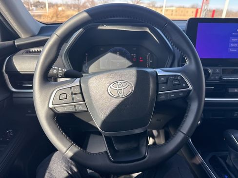 Certified 2024 Toyota Grand Highlander XLE image 12