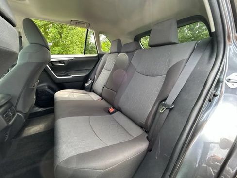 Certified 2022 Toyota RAV4 XLE w/ Convenience Package AWD/4WD image 29
