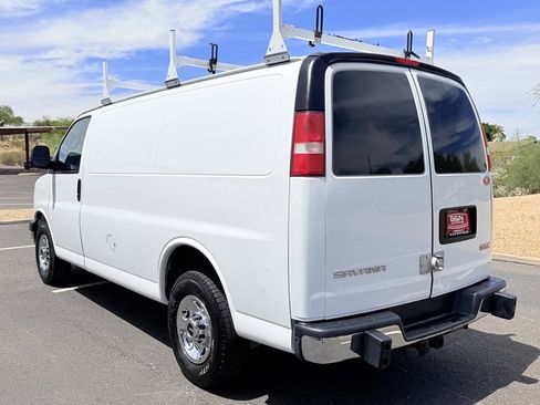 Used 2017 GMC Savana 2500 RWD image 3