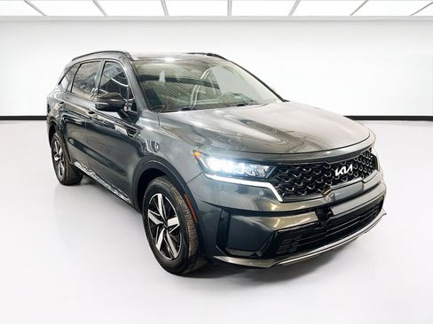 Used 2023 Kia Sorento S w/ Panoramic Sunroof Package FWD image 3