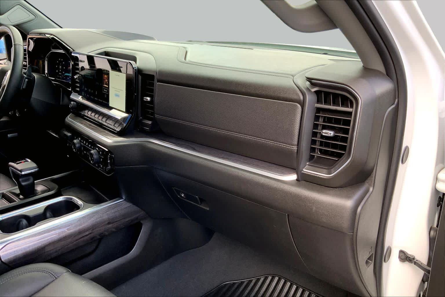 Certified 2026 Chevrolet Silverado 1500 LTZ w/ Technology Package AWD/4WD image 19