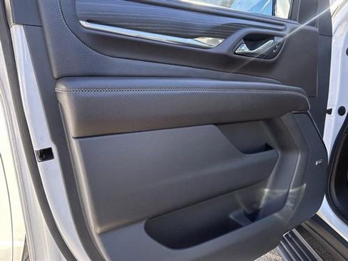 Used 2021 GMC Yukon XL Denali w/ Denali Premium Package image 26