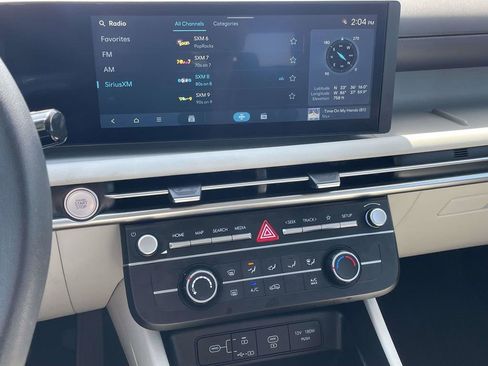 Certified 2025 Hyundai Tucson SE FWD image 17