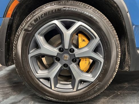 Used 2022 Rivian R1T Adventure image 25