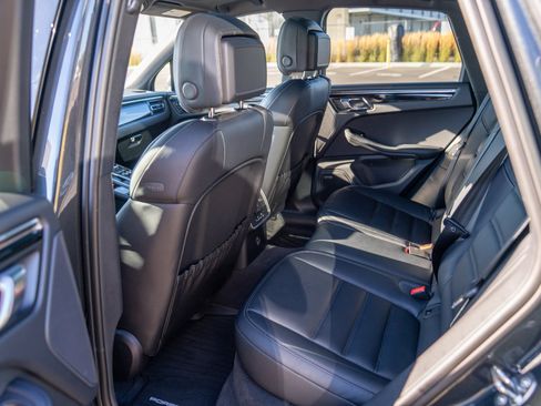 Certified 2026 Porsche Macan AWD/4WD image 23