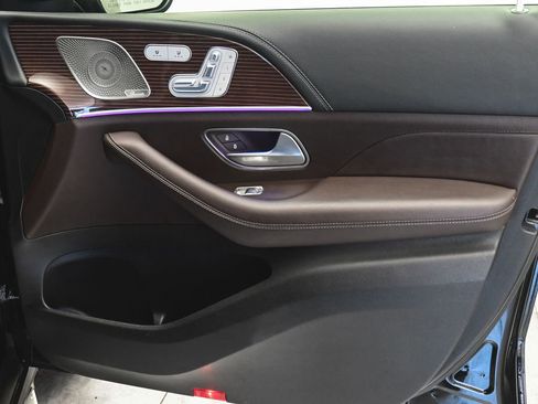 Used 2023 Mercedes-Benz GLE 450 4MATIC w/ 3rd Row Seat Package image 12