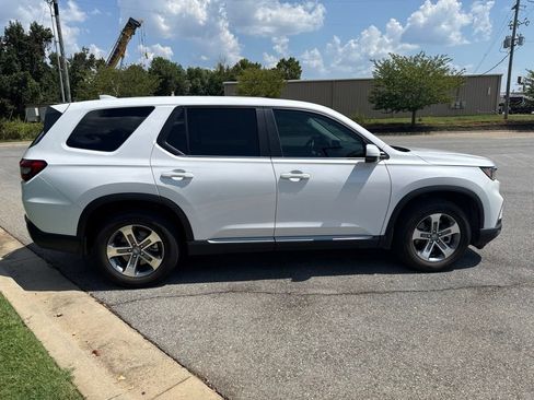 Used 2023 Honda Pilot EX-L image 8
