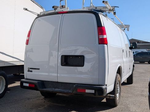 Used 2019 Chevrolet Express 2500 w/ Driver Convenience Package RWD image 4