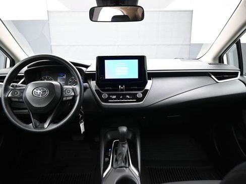 Used 2025 Toyota Corolla LE image 20