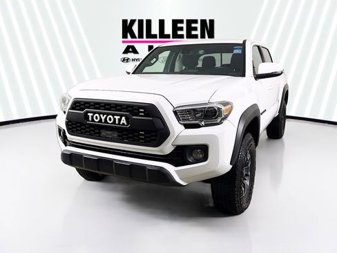 Used 2023 Toyota Tacoma TRD Off-Road image 3