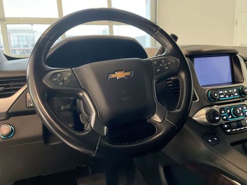 Used 2020 Chevrolet Suburban LT image 14