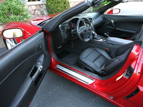 Used 2012 Chevrolet Corvette Grand Sport w/ 2LT Preferred Equipment Group RWD image 15