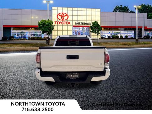 Used 2023 Toyota Tacoma TRD Sport w/ TRD Premium Sport Package AWD/4WD image 13
