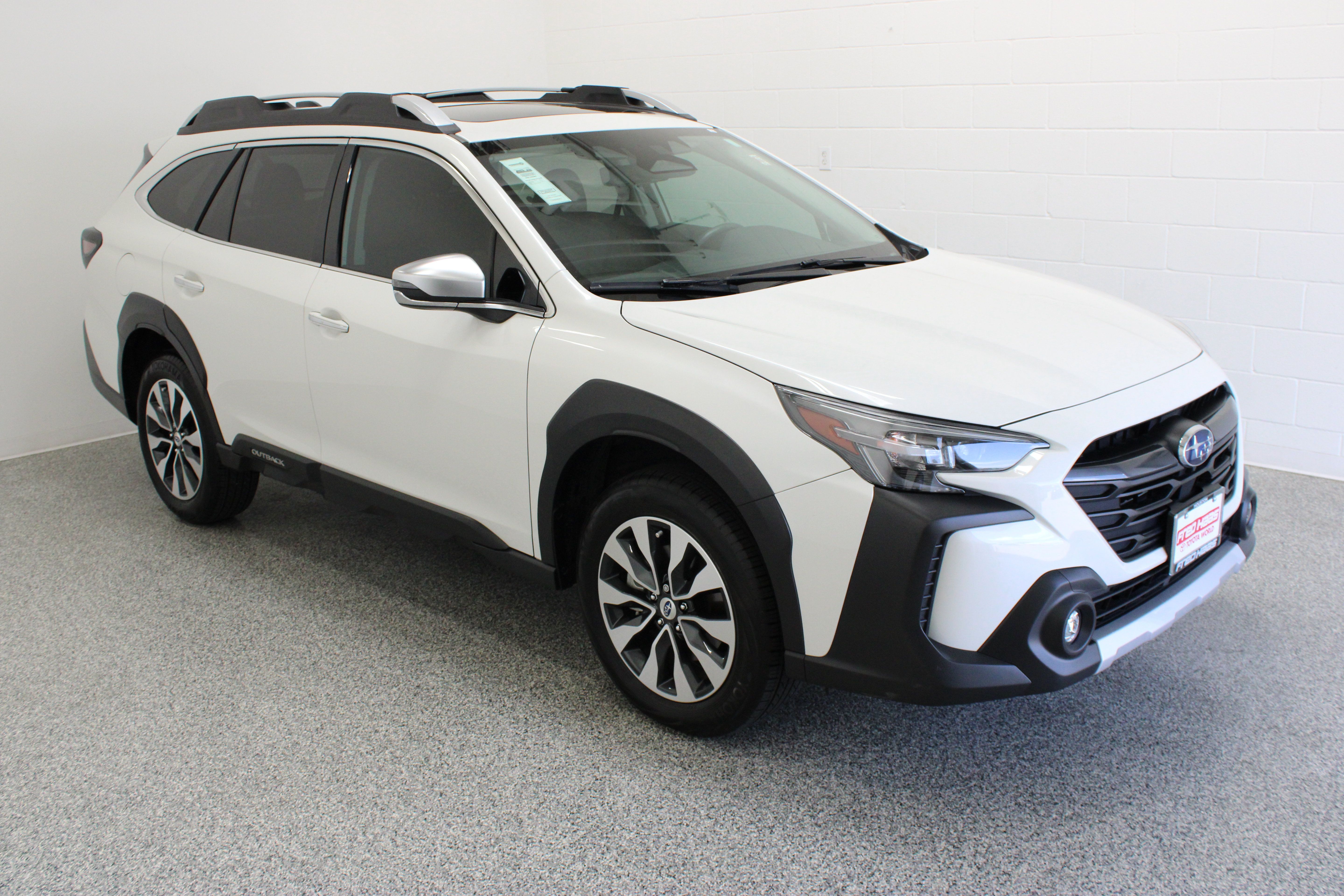 Used 2023 Subaru Outback Touring XT AWD/4WD image 4