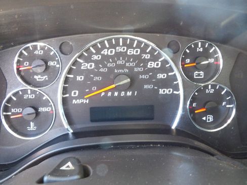 Used 2015 Chevrolet Express 2500 RWD image 9