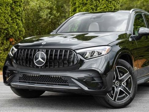 Used 2024 Mercedes-Benz GLC 300 4MATIC w/ AMG Line image 2