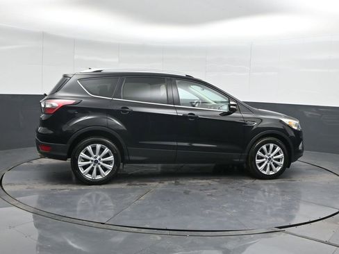 Used 2018 Ford Escape Titanium image 3