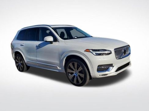 Used 2023 Volvo XC90 B6 Ultimate w/ Lounge Package image 8