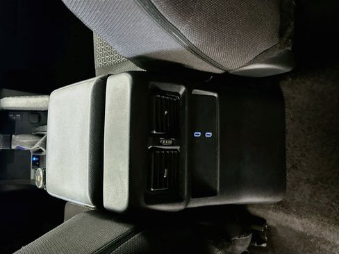 Used 2025 Toyota 4Runner SR5 AWD/4WD image 27
