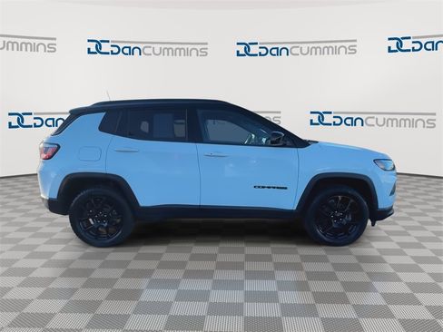 Used 2022 Jeep Compass Altitude w/ Convenience Group image 9