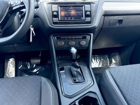 Used 2021 Volkswagen Tiguan S FWD image 17