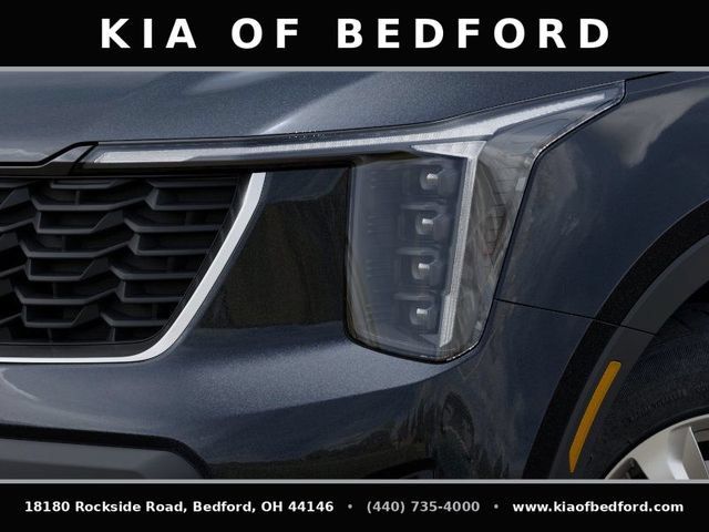 Used 2025 Kia Sorento LX FWD image 12