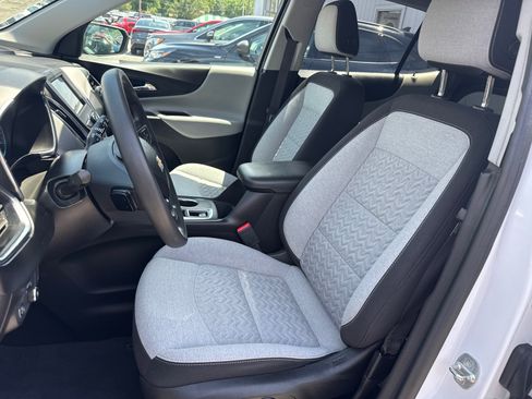 Used 2022 Chevrolet Equinox LT FWD image 9