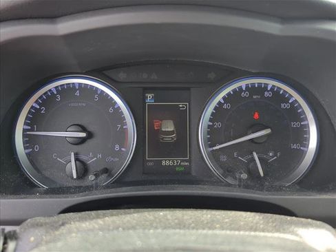 Used 2019 Toyota Highlander XLE image 15