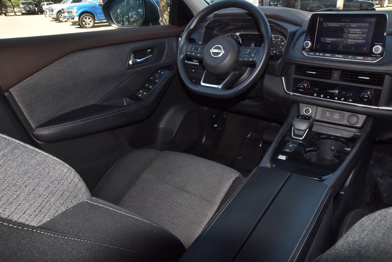 Used 2023 Nissan Rogue SV FWD image 15