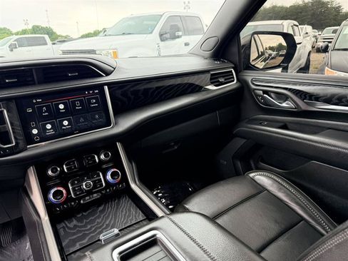 Used 2022 GMC Yukon XL Denali w/ Max Trailering Package AWD/4WD image 28
