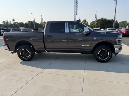 Used 2025 RAM 3500 Laramie AWD/4WD image 9
