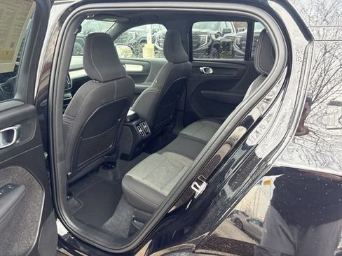 Used 2024 Volvo XC40 B5 Core AWD/4WD image 27