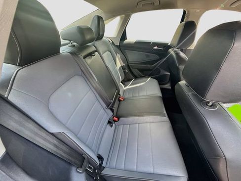Used 2025 Volkswagen Jetta SE FWD image 31