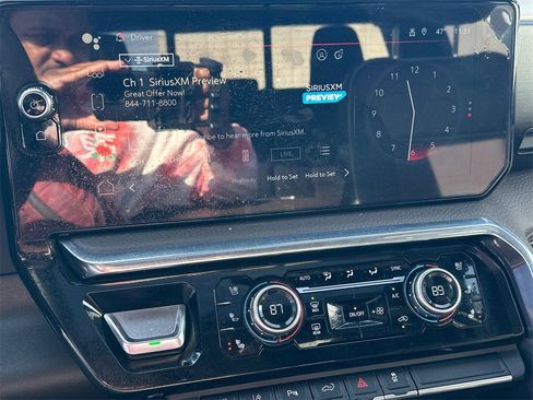 Used 2024 GMC Sierra 3500 Denali w/ Denali Reserve Package image 30