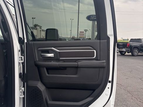 New 2026 RAM 3500 Big Horn AWD/4WD image 35