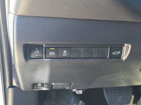 Used 2023 Toyota Venza Nightshade AWD/4WD image 32