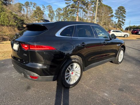 Used 2017 Jaguar F-PACE Prestige image 5