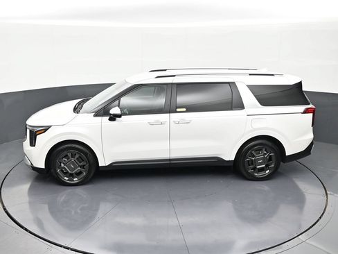 Used 2026 Kia Carnival EX FWD image 13
