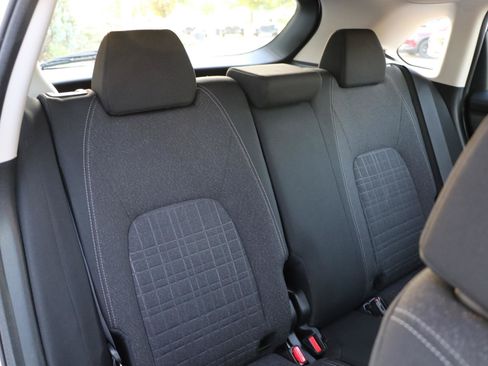 Used 2023 Honda HR-V LX image 9