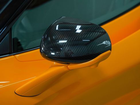 Used 2024 McLaren 750S Spider image 18