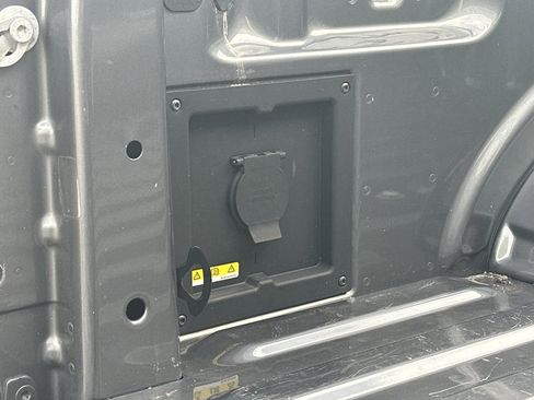 Used 2023 Ford F150 Lariat image 10